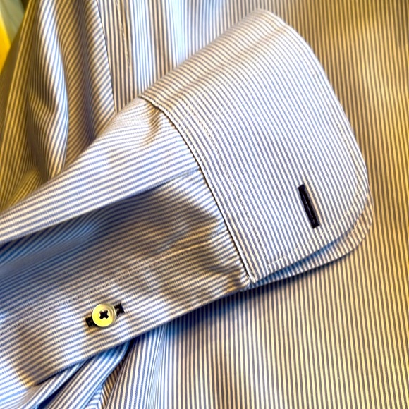 Men’s UNTUCKit Shirt - Picture 6 of 6